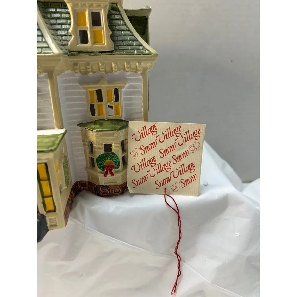 Department 56 Snow Village Maple Ridge Inn 1988 Christmas Building 5064-4
